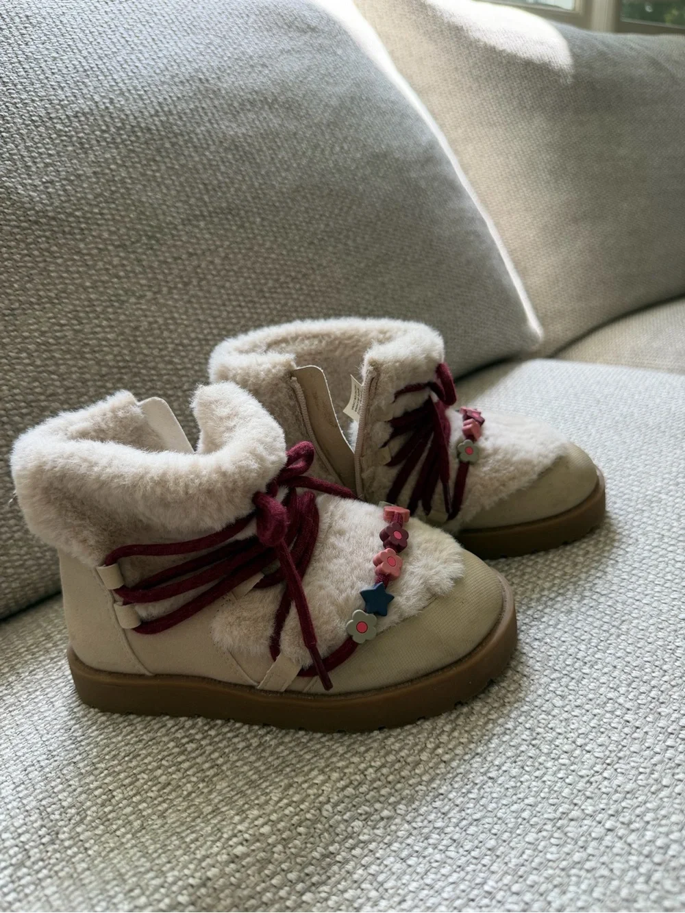 Zara Beige Faux-Fur Kids Boot with Burgundy Laces and Flower Trim- NEVER WORN